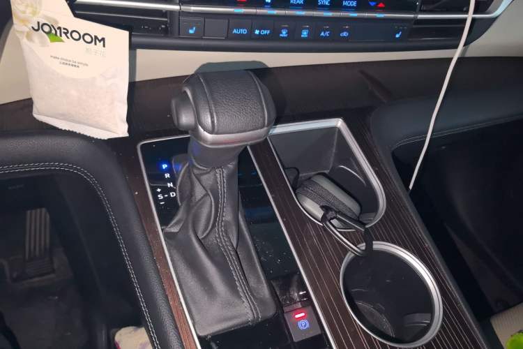 Used Toyota SIENNA 2021 2.5L Hybrid Luxury Edition Gear Lever