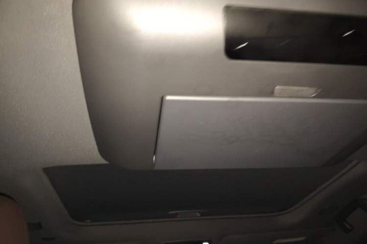 Used Toyota SIENNA 2021 2.5L Hybrid Platinum Edition Headliner