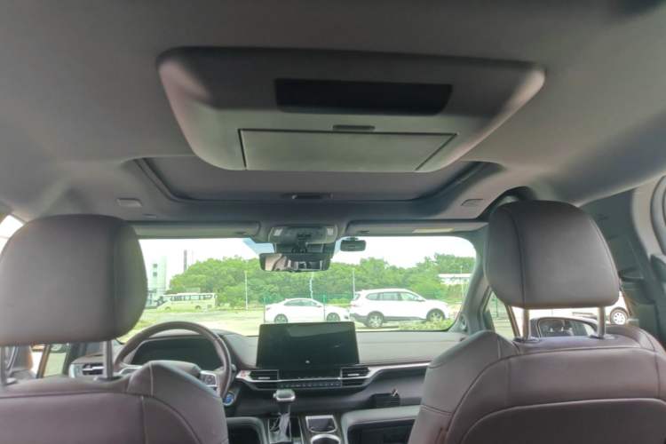 Used Toyota SIENNA 2021 2.5L Hybrid Platinum Edition Headliner