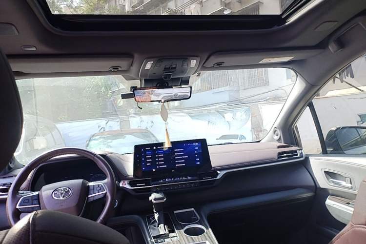 Used Toyota SIENNA 2021 2.5L Hybrid Platinum Edition Headliner