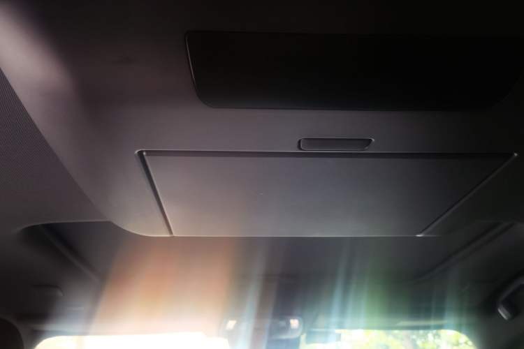 Used Toyota SIENNA 2021 2.5L Hybrid Platinum Edition Headliner