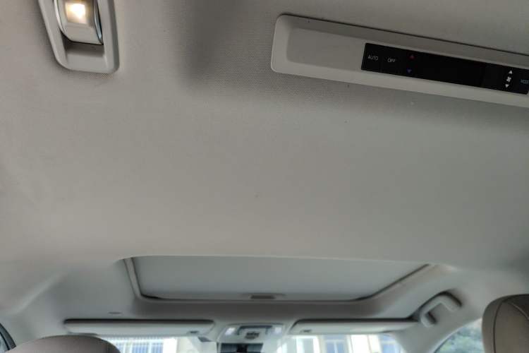 Used Toyota SIENNA 2021 2.5L Hybrid Comfort Edition Headliner