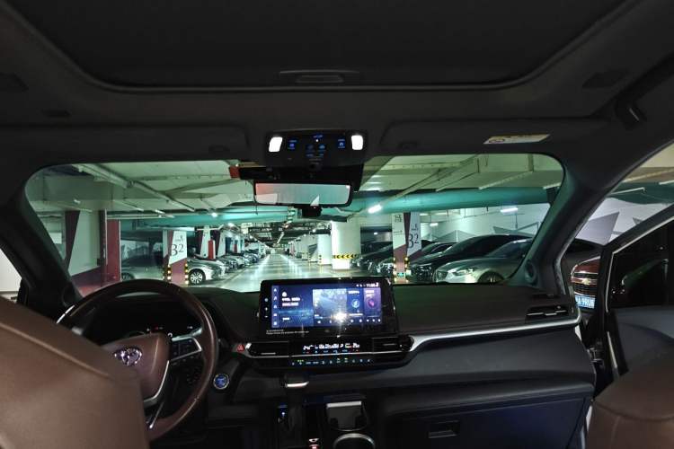 Used Toyota SIENNA 2021 2.5L Hybrid Platinum Edition Headliner