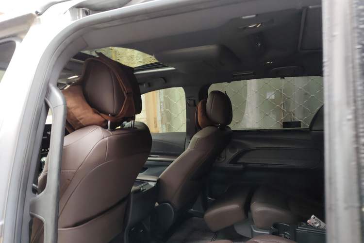 Used Toyota SIENNA 2021 2.5L Hybrid Platinum Edition Headliner