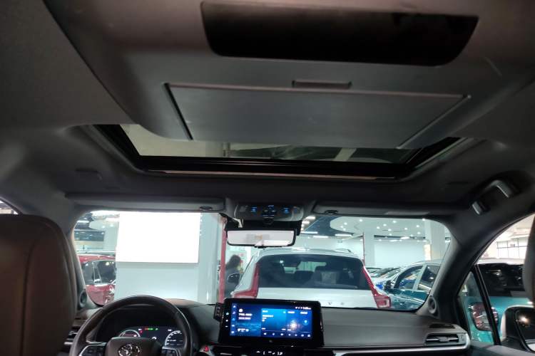Used Toyota SIENNA 2021 2.5L Hybrid Platinum Edition Headliner