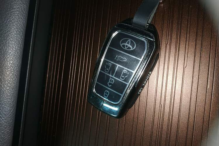 Used Toyota SIENNA 2021 2.5L Hybrid Comfort Edition Interior 1