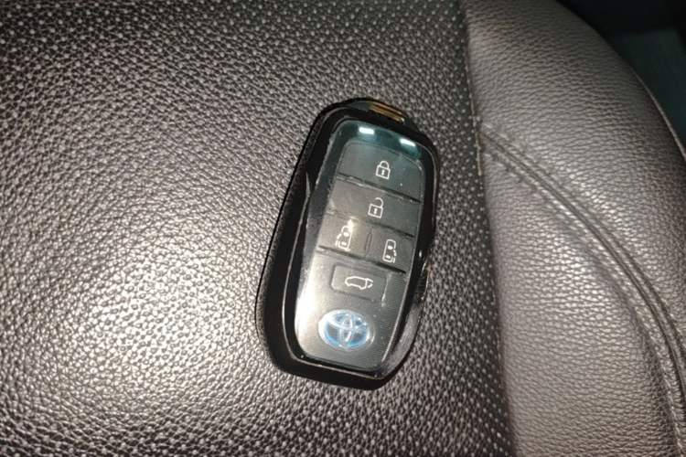 Used Toyota SIENNA 2021 2.5L Hybrid Premium Edition Interior 1