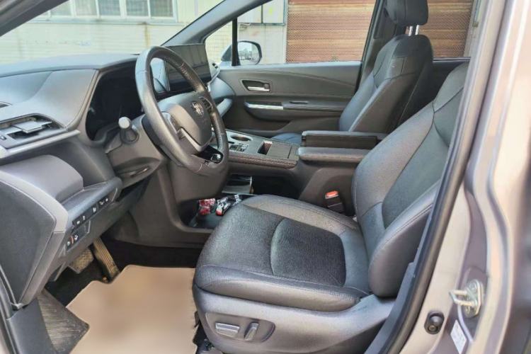 Used Toyota SIENNA 2021 2.5L Hybrid Premium Edition Interior 1