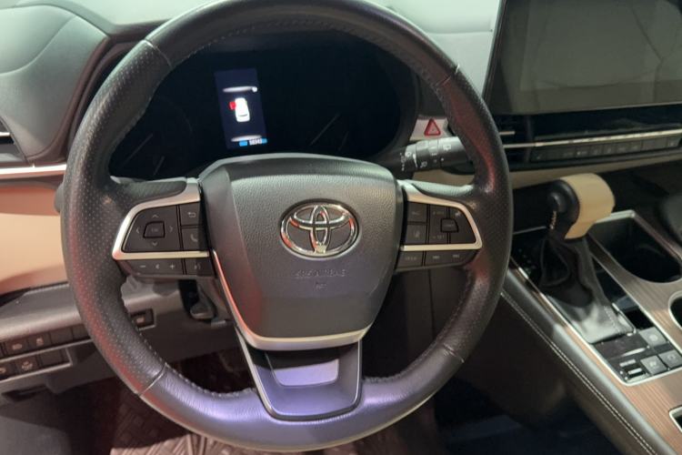 Used Toyota SIENNA 2021 2.5L Hybrid Luxury Edition Interior 10