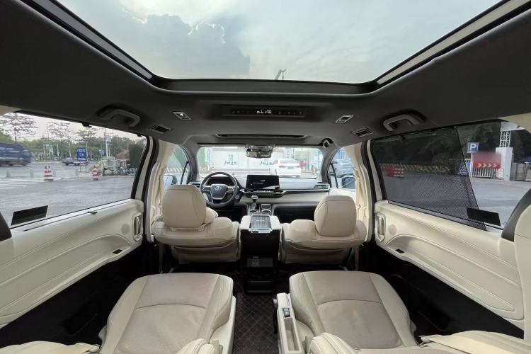 Used Toyota SIENNA 2021 2.5L Hybrid Ultimate Edition Interior 10
