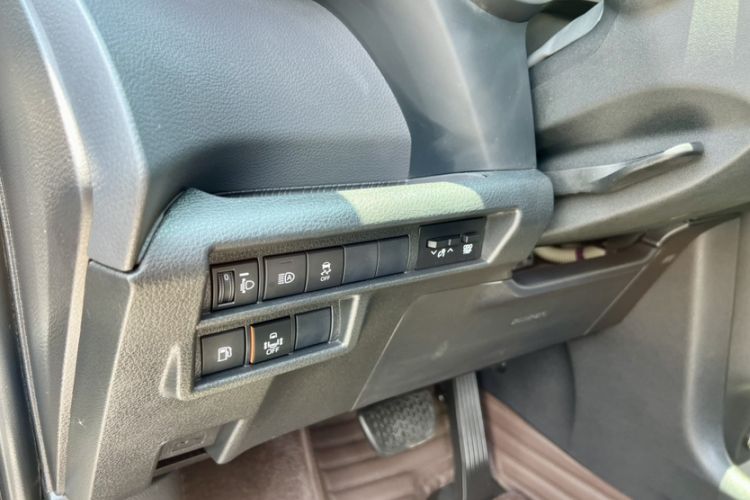 Used Toyota SIENNA 2021 2.5L Hybrid Ultimate Edition Interior 11