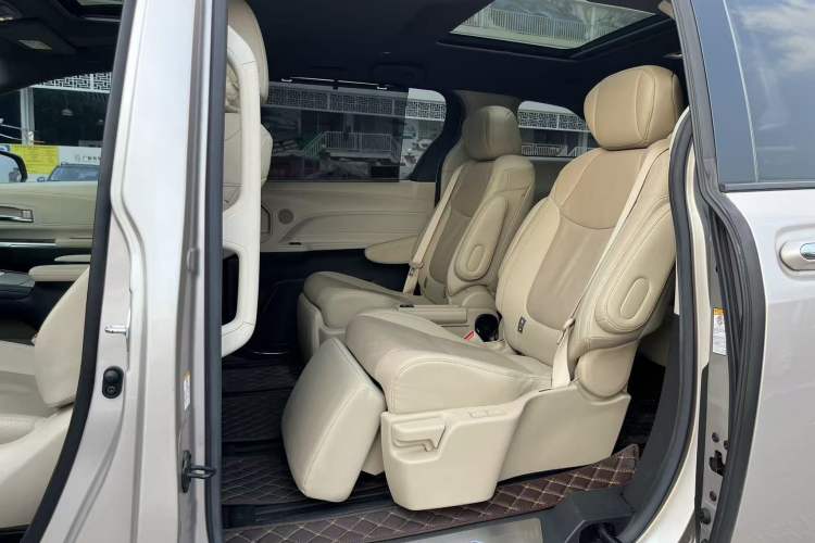 Used Toyota SIENNA 2021 2.5L Hybrid Ultimate Edition Interior 11