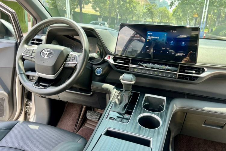 Used Toyota SIENNA 2021 2.5L Hybrid Ultimate Edition Interior 12