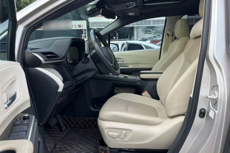 Used Toyota SIENNA 2021 2.5L Hybrid Ultimate Edition Interior 12