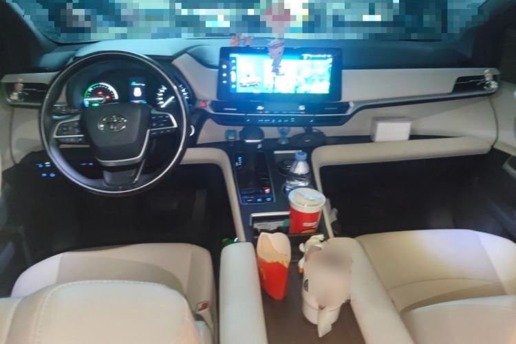 Used Toyota SIENNA 2021 2.5L Hybrid Luxury Edition Interior 2