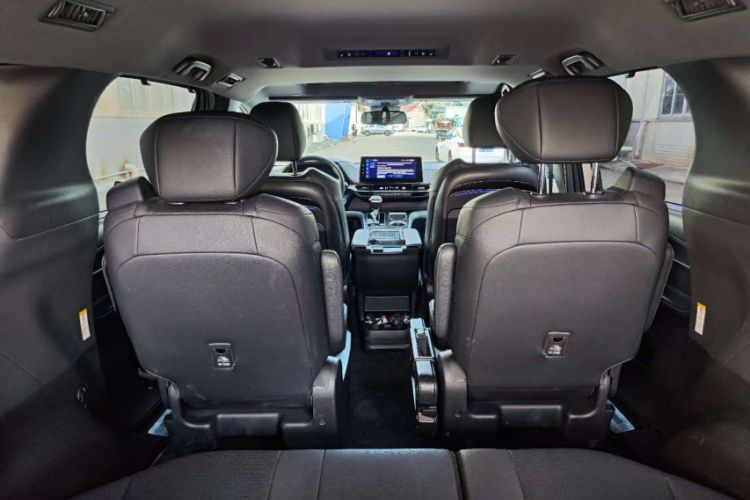 Used Toyota SIENNA 2021 2.5L Hybrid Premium Edition Interior 3