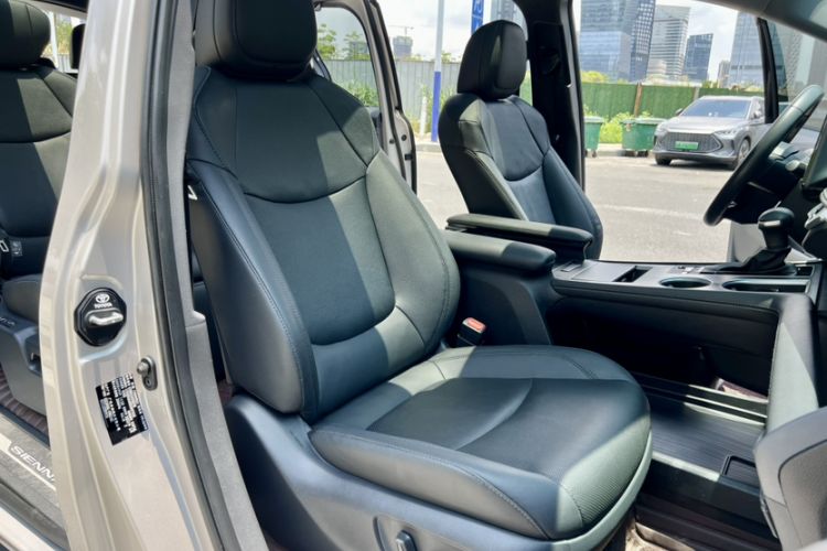 Used Toyota SIENNA 2021 2.5L Hybrid Ultimate Edition Interior 5