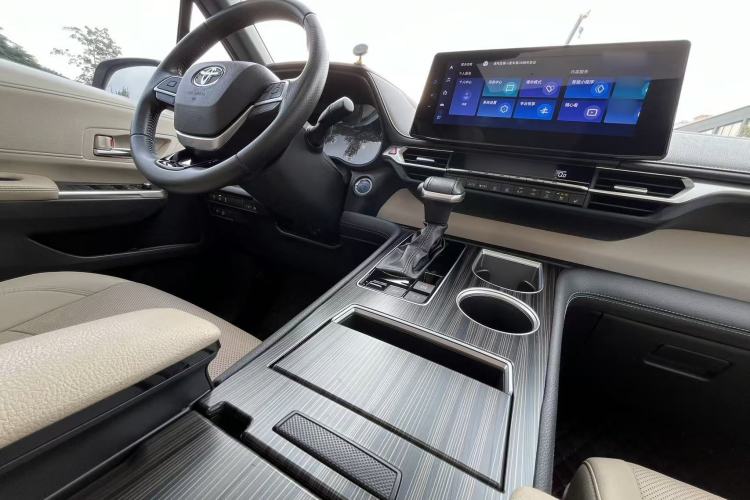 Used Toyota SIENNA 2021 2.5L Hybrid Ultimate Edition Interior 6