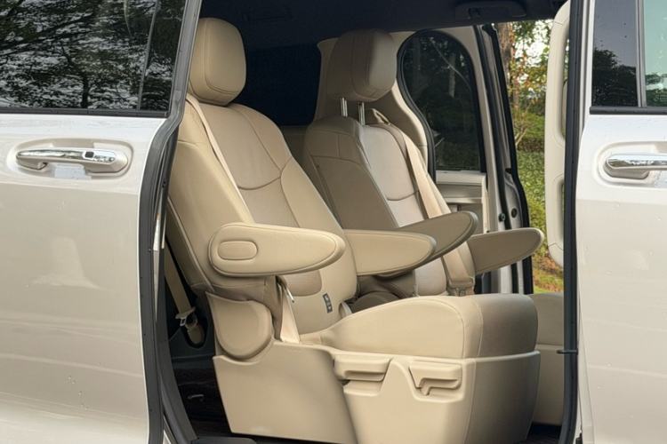 Used Toyota SIENNA 2021 2.5L Hybrid Luxury Edition Interior 8