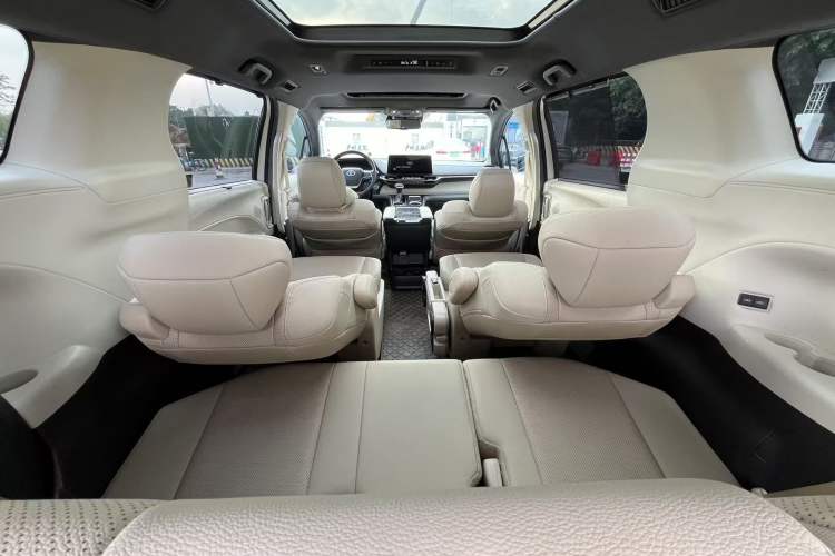 Used Toyota SIENNA 2021 2.5L Hybrid Ultimate Edition Interior 9