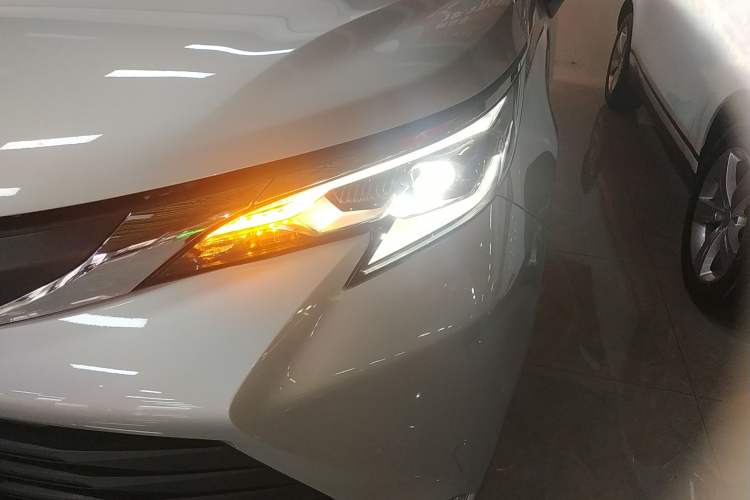 Used Toyota SIENNA 2021 2.5L Hybrid Comfort Edition Left Front Headlight