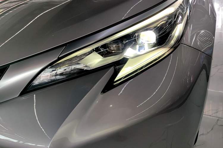 Used Toyota SIENNA 2021 2.5L Hybrid Platinum Edition Left Front Headlight