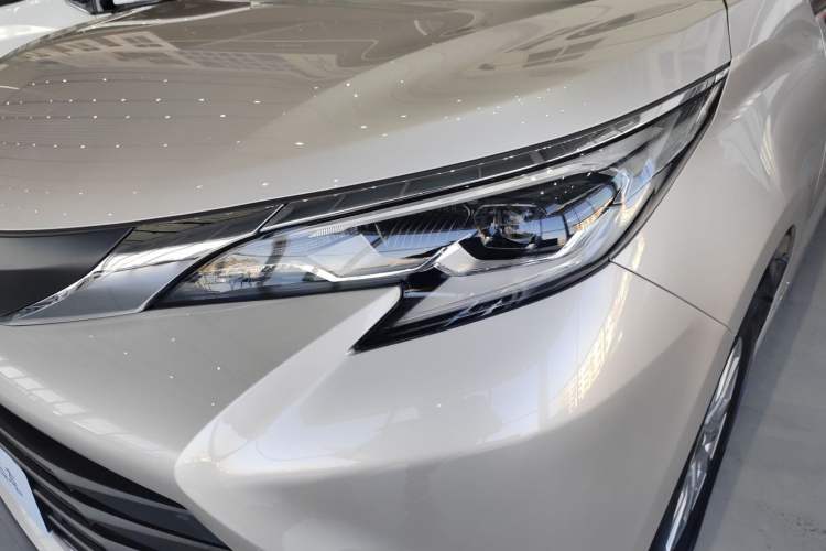 Used Toyota SIENNA 2021 2.5L Hybrid Comfort Edition Left Front Headlight