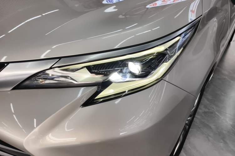 Used Toyota SIENNA 2021 2.5L Hybrid Ultimate Edition Left Front Headlight