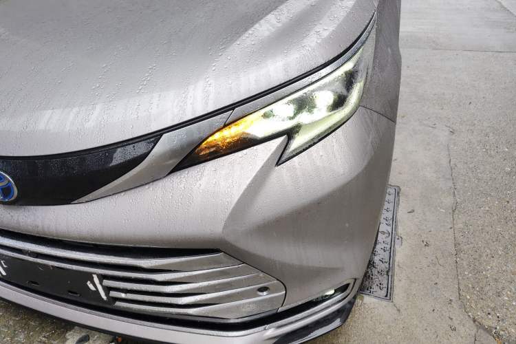 Used Toyota SIENNA 2021 2.5L Hybrid Platinum Edition Left Front Headlight