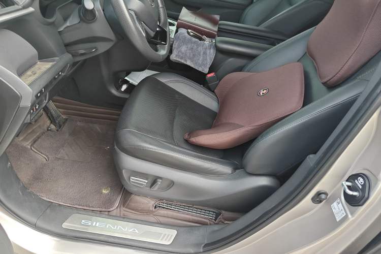 Used Toyota SIENNA 2021 2.5L Hybrid Ultimate Edition Left Front Seat