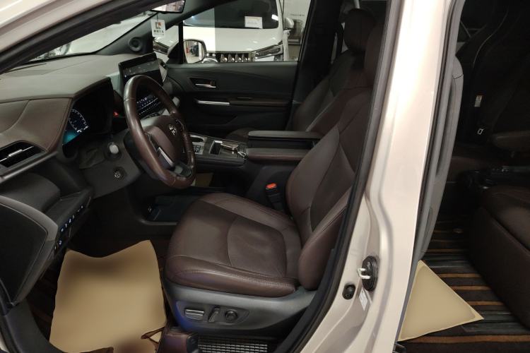 Used Toyota SIENNA 2021 2.5L Hybrid Platinum Edition Left Front Seat
