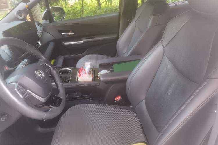 Used Toyota SIENNA 2021 2.5L Hybrid Platinum Edition Left Front Seat