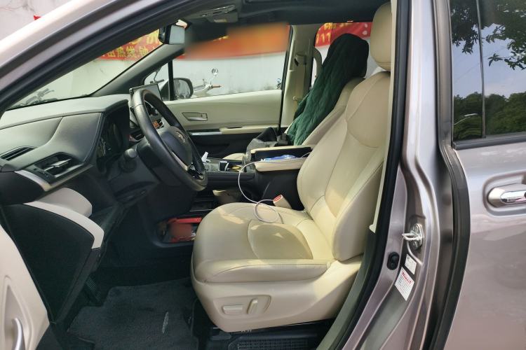 Used Toyota SIENNA 2021 2.5L Hybrid Premium Edition Left Front Seat