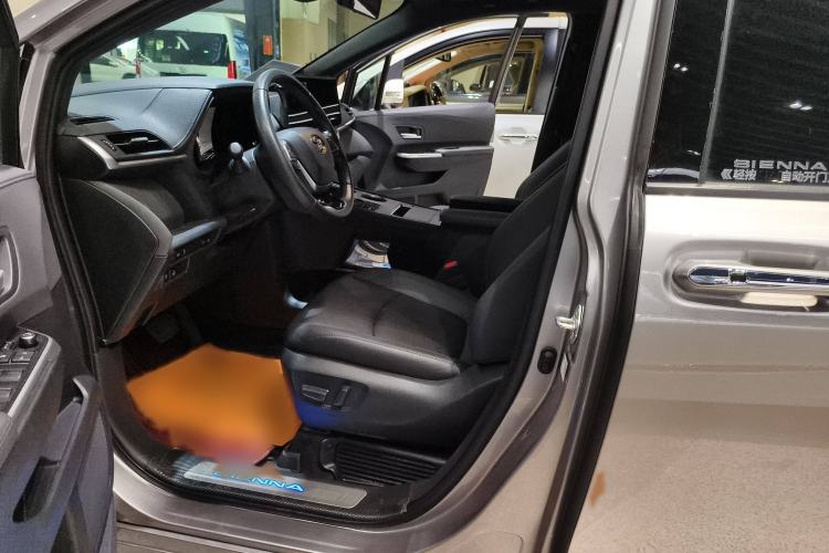 Used Toyota SIENNA 2021 2.5L Hybrid Premium Edition Left Front Seat