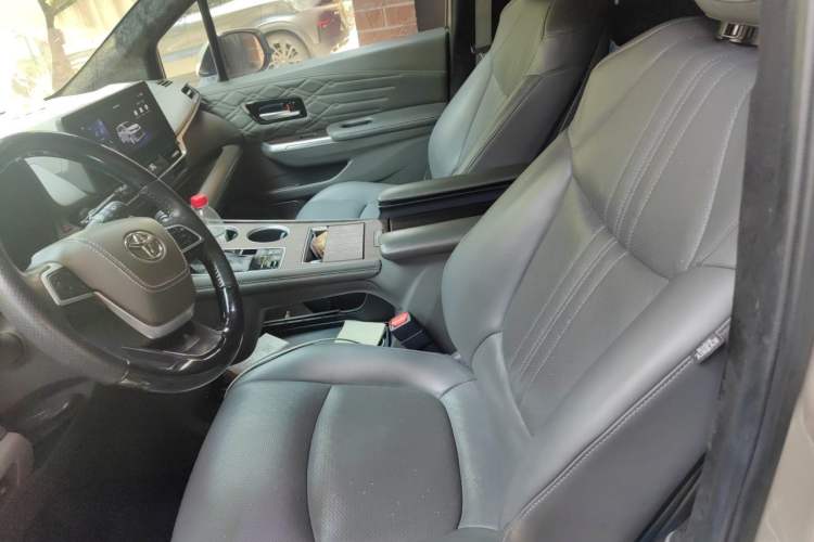 Used Toyota SIENNA 2021 2.5L Hybrid Luxury Edition Left Front Seat