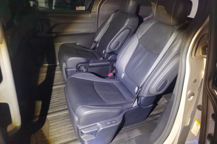 Used Toyota SIENNA 2021 2.5L Hybrid Premium Edition Left Rear Seat