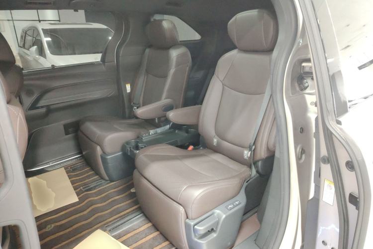 Used Toyota SIENNA 2021 2.5L Hybrid Platinum Edition Left Rear Seat