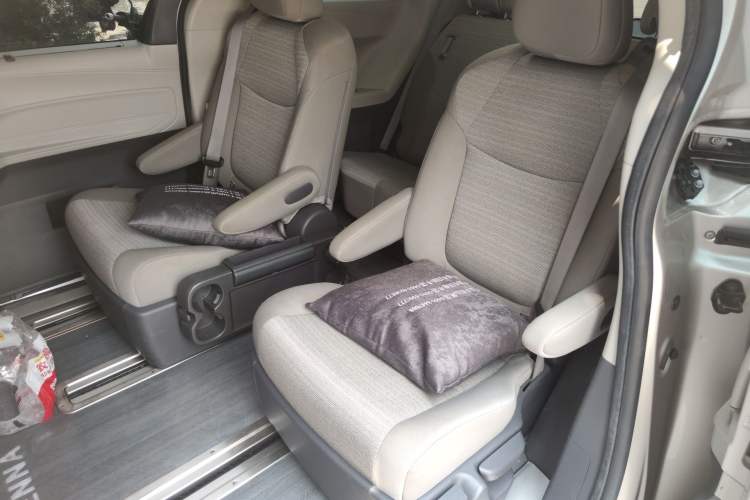 Used Toyota SIENNA 2021 2.5L Hybrid Comfort Edition Left Rear Seat