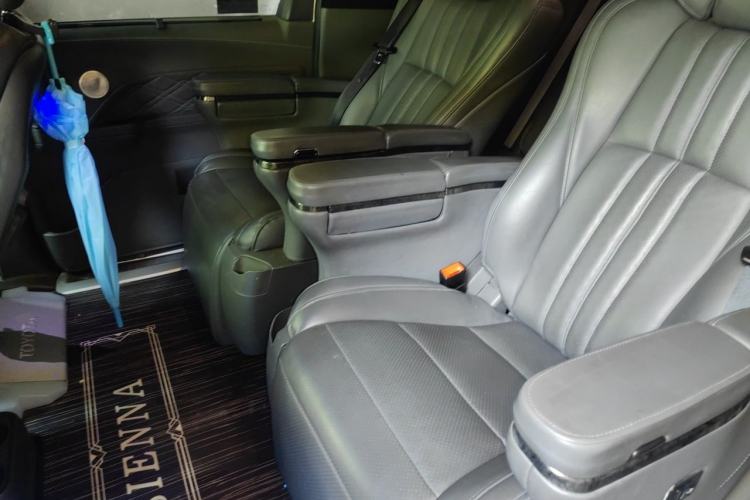 Used Toyota SIENNA 2021 2.5L Hybrid Luxury Edition Left Rear Seat