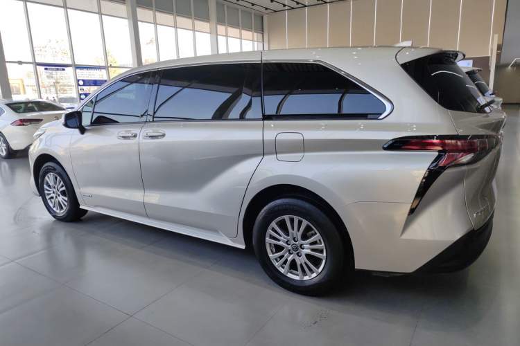 Used Toyota SIENNA 2021 2.5L Hybrid Comfort Edition Left Side