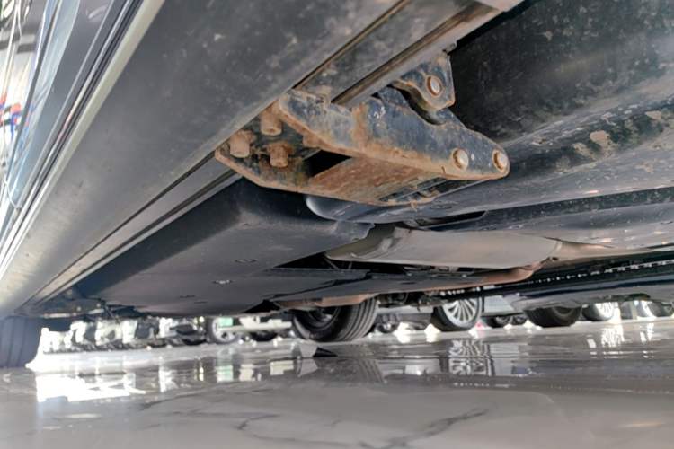 Used Toyota SIENNA 2021 2.5L Hybrid Platinum Edition Left Side Sill