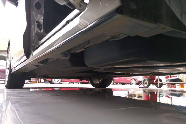 Used Toyota SIENNA 2021 2.5L Hybrid Premium Edition Left Side Sill