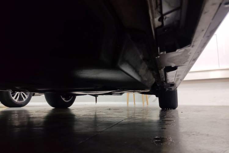Used Toyota SIENNA 2021 2.5L Hybrid Platinum Edition Left Side Sill