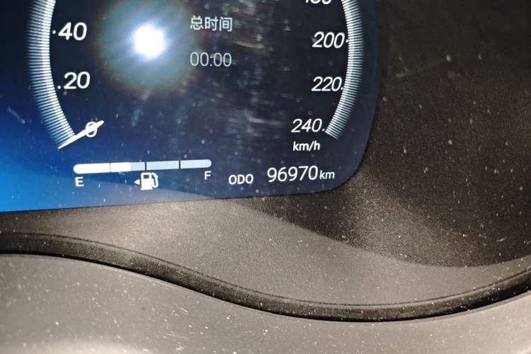 Used Toyota SIENNA 2021 2.5L Hybrid Platinum Edition Odometer Close Up