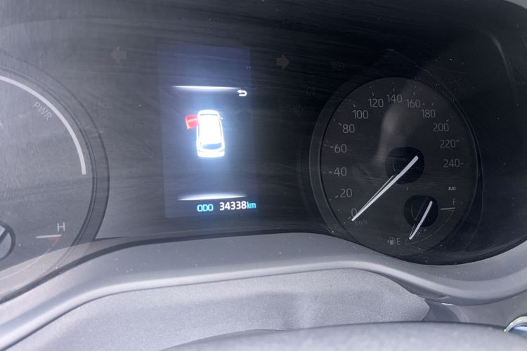 Used Toyota SIENNA 2021 2.5L Hybrid Comfort Edition Odometer Close Up