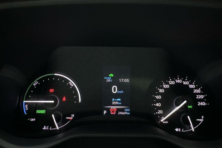 Used Toyota SIENNA 2021 2.5L Hybrid Premium Edition Odometer Close Up