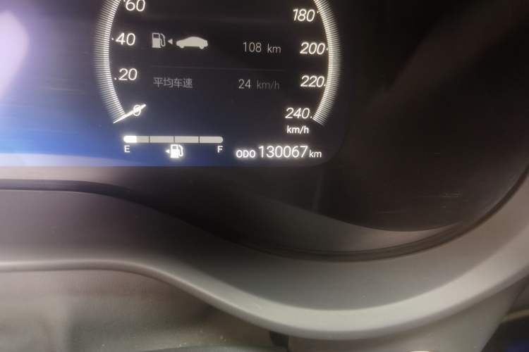 Used Toyota SIENNA 2021 2.5L Hybrid Platinum Edition Odometer Close Up