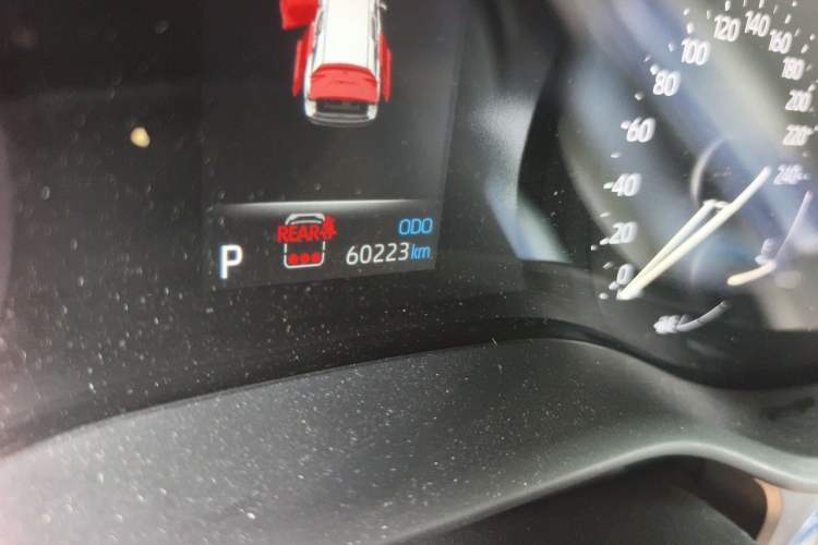 Used Toyota SIENNA 2021 2.5L Hybrid Comfort Edition Odometer Close Up