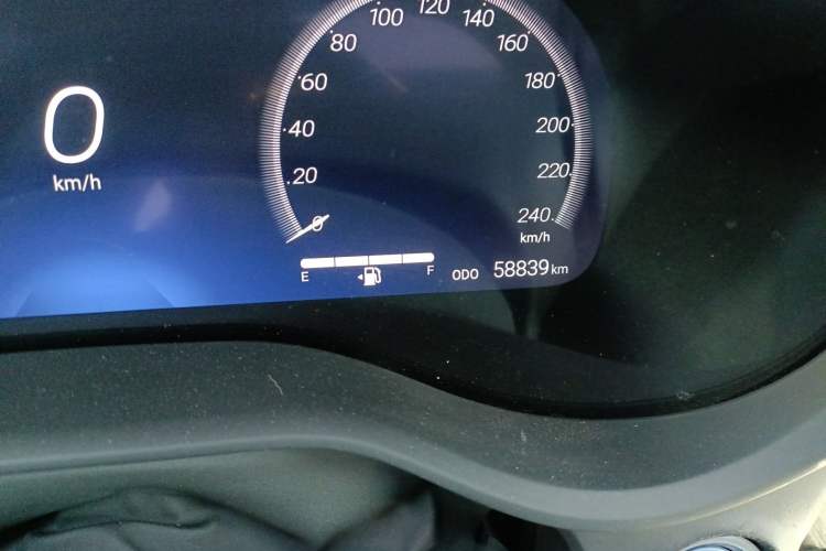 Used Toyota SIENNA 2021 2.5L Hybrid Ultimate Edition Odometer Close Up