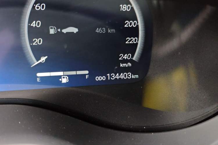Used Toyota SIENNA 2021 2.5L Hybrid Ultimate Edition Odometer Close Up